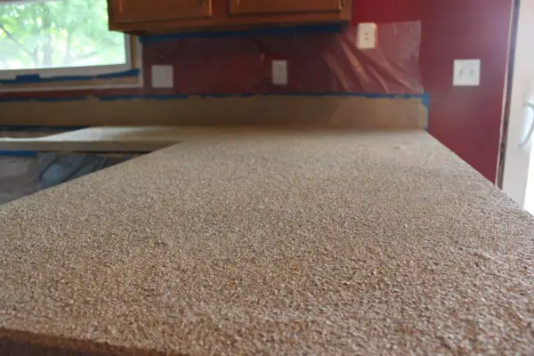 DIY kitchen cabinets - spreading color chips