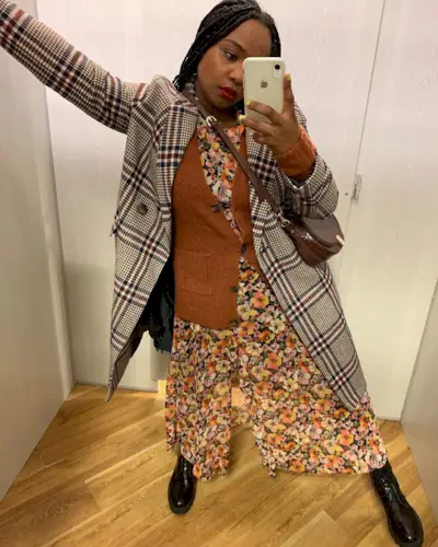 how-wear-dresses-with-tights-and-boots-240704-1599509912613-main