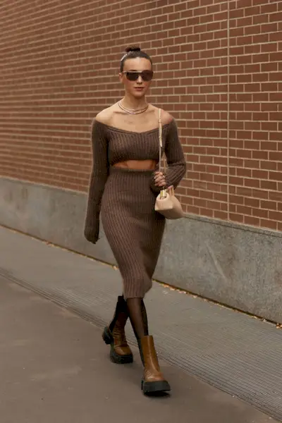 how-wear-dresses-with-tights-and-boots-240704-1692320372947-main