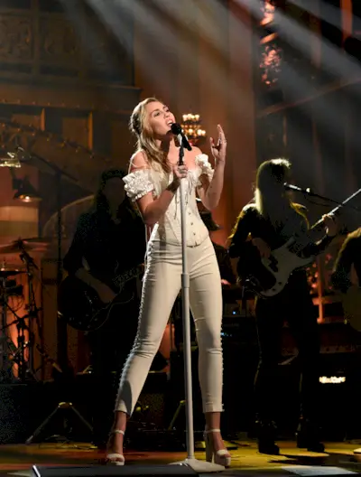 miley-cyrus-style-281155-1562707100152-image