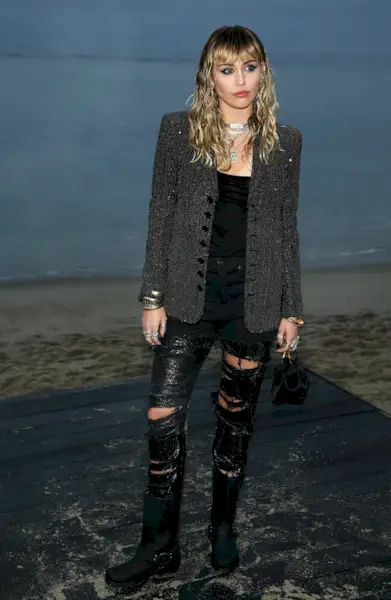 miley-cyrus-style-281155-1562707121194-image