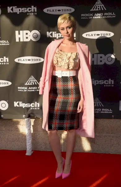 miley-cyrus-style-281155-1562707111498-image