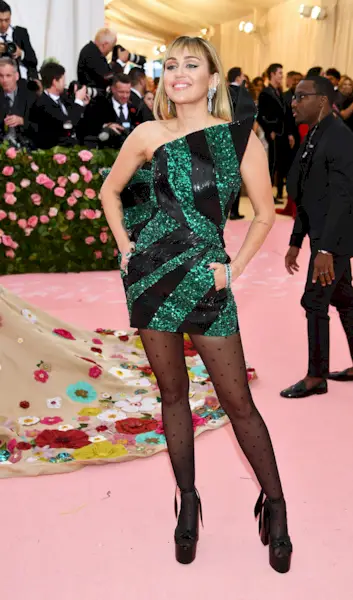 miley-cyrus-style-281155-1562707123354-image