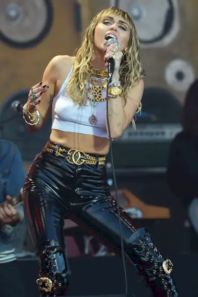 miley-cyrus-style-281155-1563201872149-image