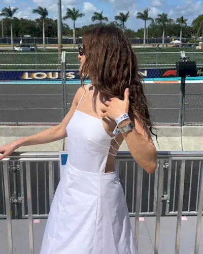 Influencer wears Formula 1 Grand Prix Outfit