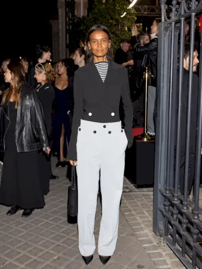 woman in their 40s fashion trends