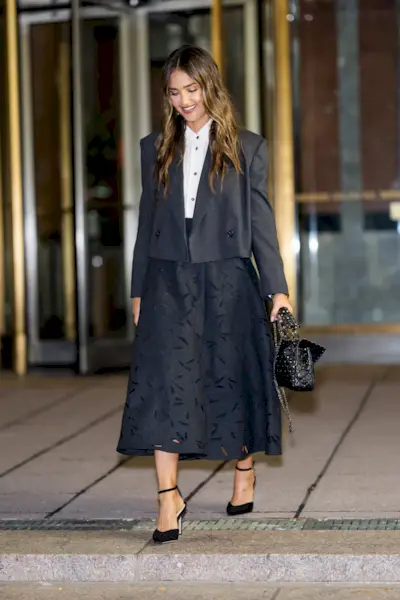 woman in their 40s fashion trends