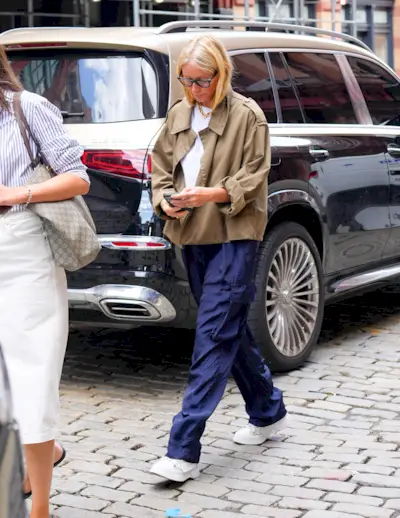 woman in their 40s fashion trends