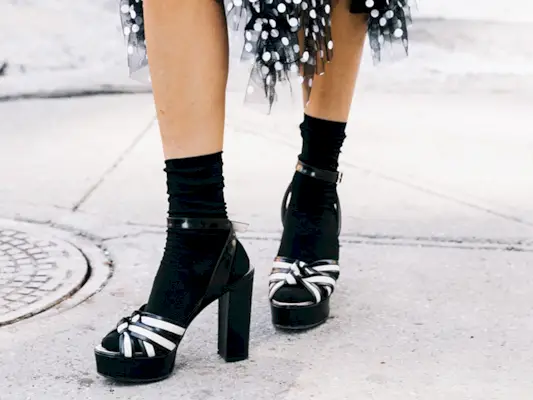 socks-with-shoes-winter-outfit-idea-178724-1513275139149-main