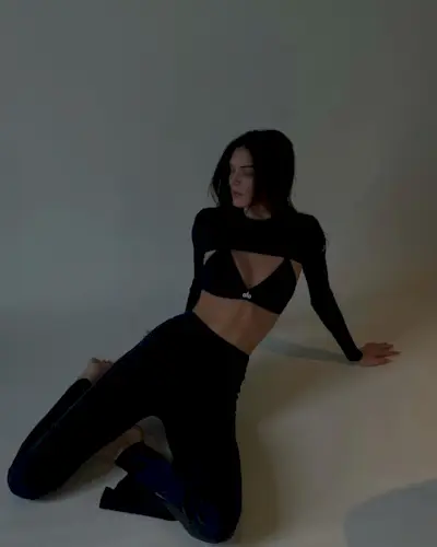 Kendall Jenner in yoga pants.