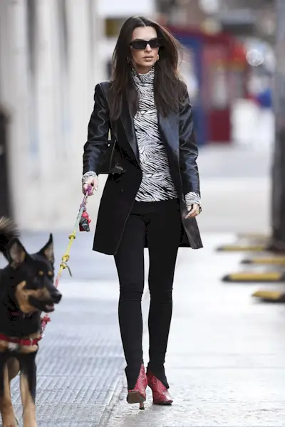 leggings-with-ankle-boots-celebrities-285275-1580516730517-image