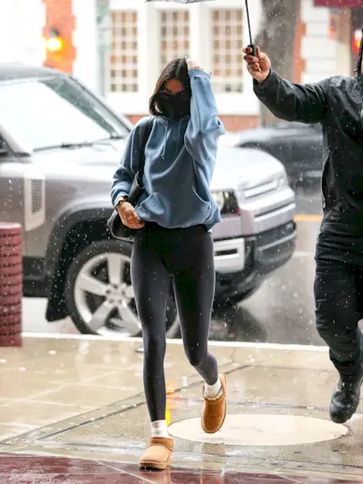 leggings-with-ankle-boots-celebrities-291571-1664968122379-main