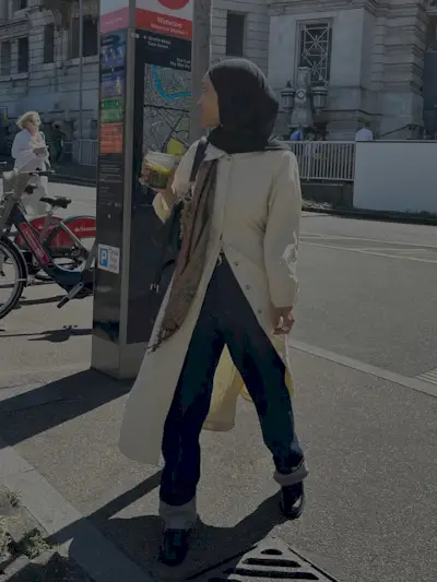 Woman wearing loafers with jeans outfit 2025.