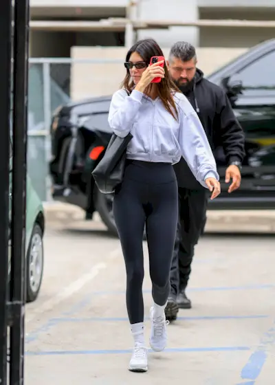 celebrity wearing leggings