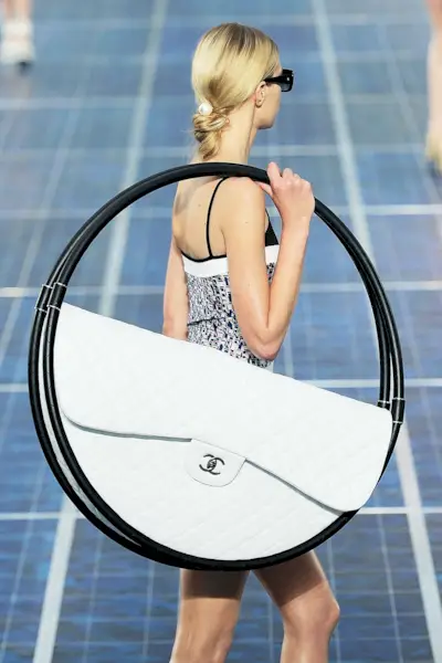 how-to-buy-chanel-bag-121423-1530115255918-image