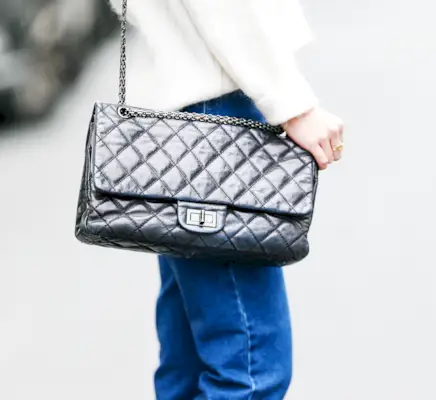 how-to-buy-chanel-bag-121423-1530117232377-image