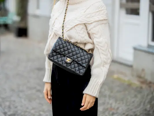 how-to-buy-chanel-bag-284445-1576195602377-image