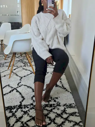 Influencer styles capri pants.