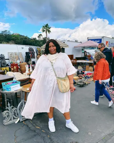 dress-and-sneaker-outfits-286887-1587581783285-image