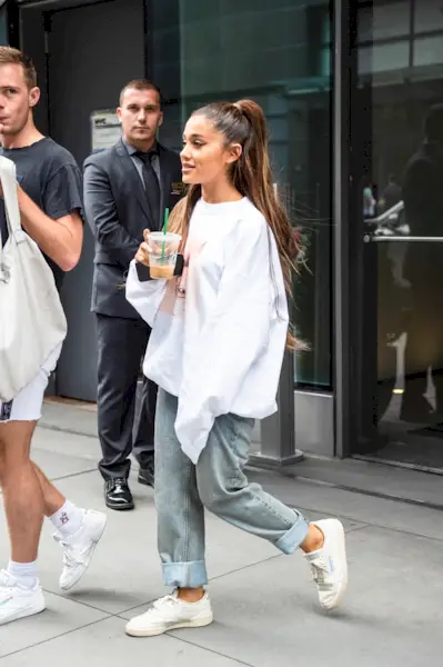 ariana-grande-style-275100-1544759220523-image