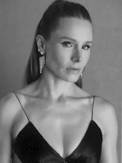 Kristen Bell getting ready for the Emmys