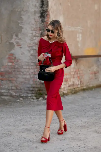 can-you-wear-red-to-wedding-283505-1657894497655-main