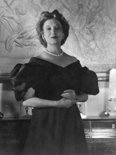 history-of-red-lipstick-306330-1679609677825-main