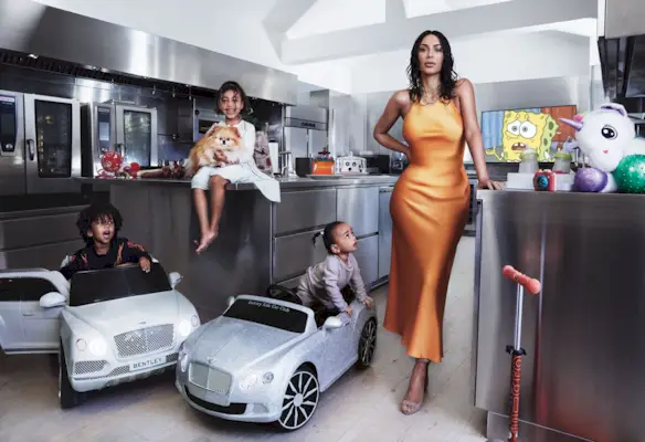 kim-kardashian-vogue-magazine-cover-279216-1554913717058-product