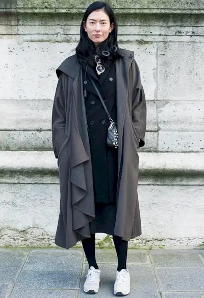 black-tights-white-sneakers-243618-1512118593557-image