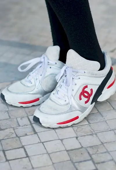 black-tights-white-sneakers-243618-1512118591198-image