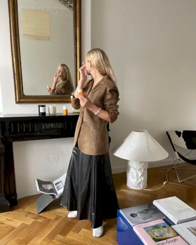 black-skirt-outfits-305024-1674076230701-main