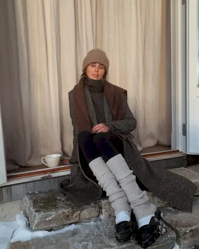 chic-turtleneck-outfits-304302-1670362265425-main