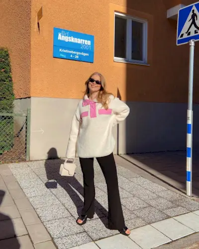 shoes-to-wear-with-flared-leggings-301940-1661184924611-main