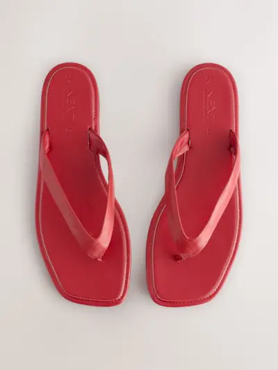 Red Leather Standard/wide Fit Forever Comfort® Square Toe Thong Sandals