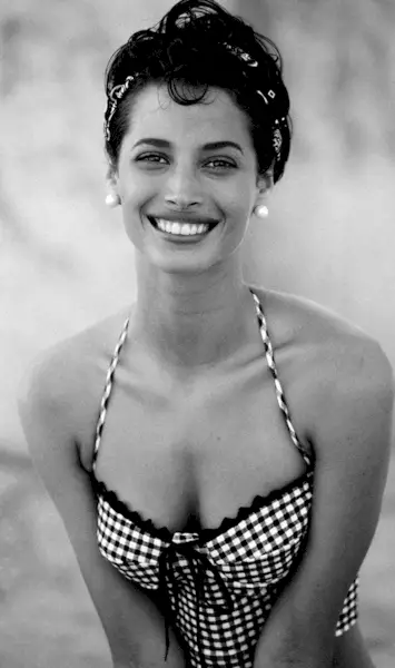 biggest-supermodels-of-the-90s-232435-1502727520756-image