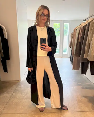 Influencer wearing affordable spring outfit