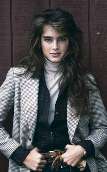 80s-fashion-is-backthese-were-the-most-iconic-looks-at-the-time-2925205