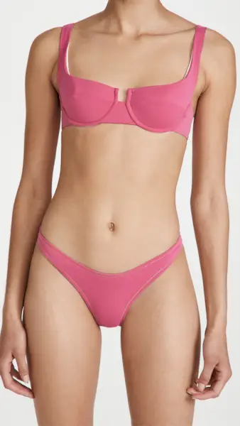 pool-party-outfits-257766-1526405676353-main