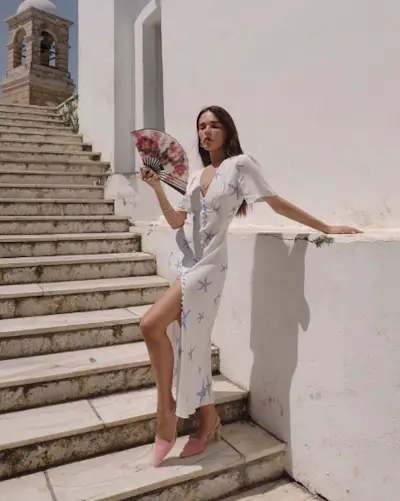 pool-party-outfits-257766-1526405827469-main