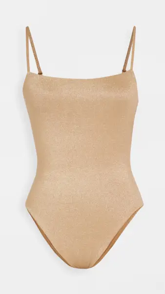 pool-party-outfits-257766-1526404014245-main