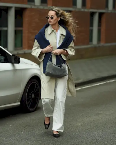 @anoukyve wearing cream jeans