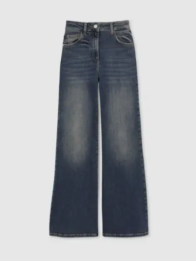Mid-Rise Flared Jeans in Mid Blue
