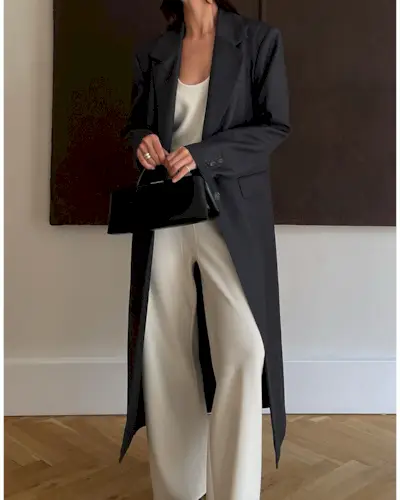 Woman wearing fall Gen Z trend.