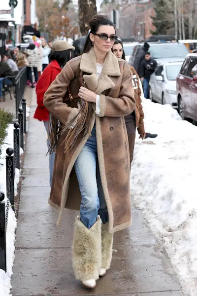 chic-skinny-jean-outfits-305238-1674857045131-image