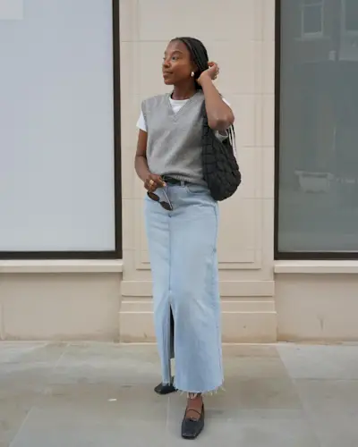Denim skirt outfits: @taffymsipa wears a denim skirt with ballet flats