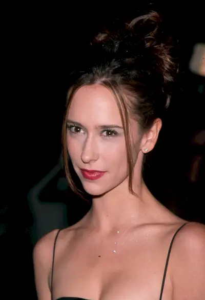 90s-hairstyles-282221-1567476839259-main