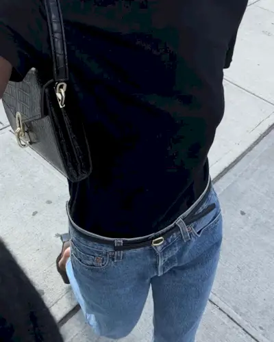 Black top and jeans outfits