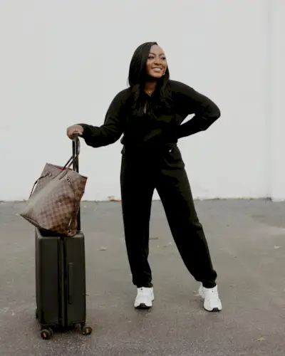 spring-all-black-outfits-298875-1648491014165-image