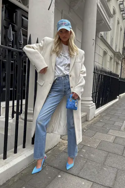 woman wearing pointed-toe pumps