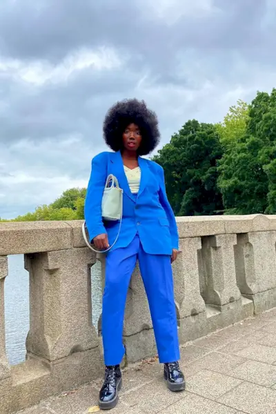 woman wearing combat boots